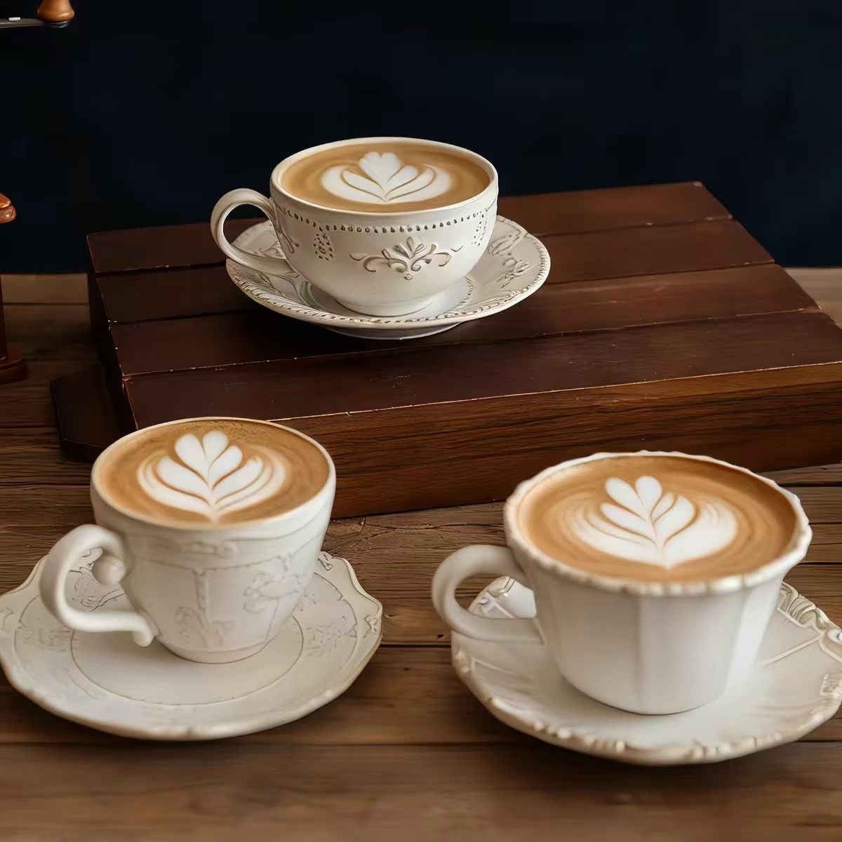 French Retro Relief Flower Cup - Espresso Cup Saucer recension och pris